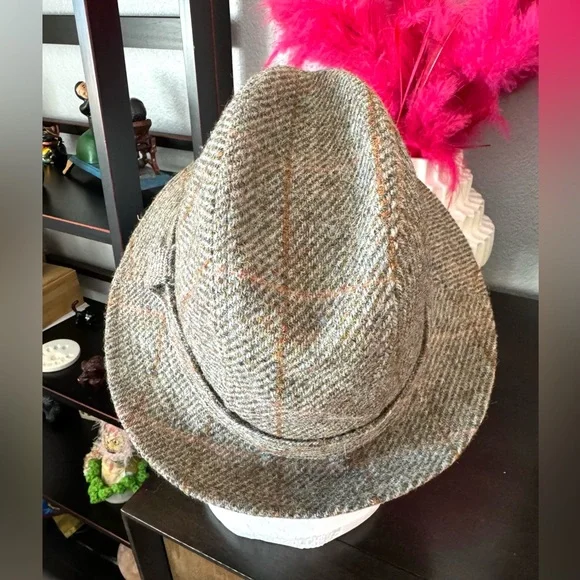 Abercrombie and Fitch Harris Tweed Scottish Wool Hat - Picture 4 of 9